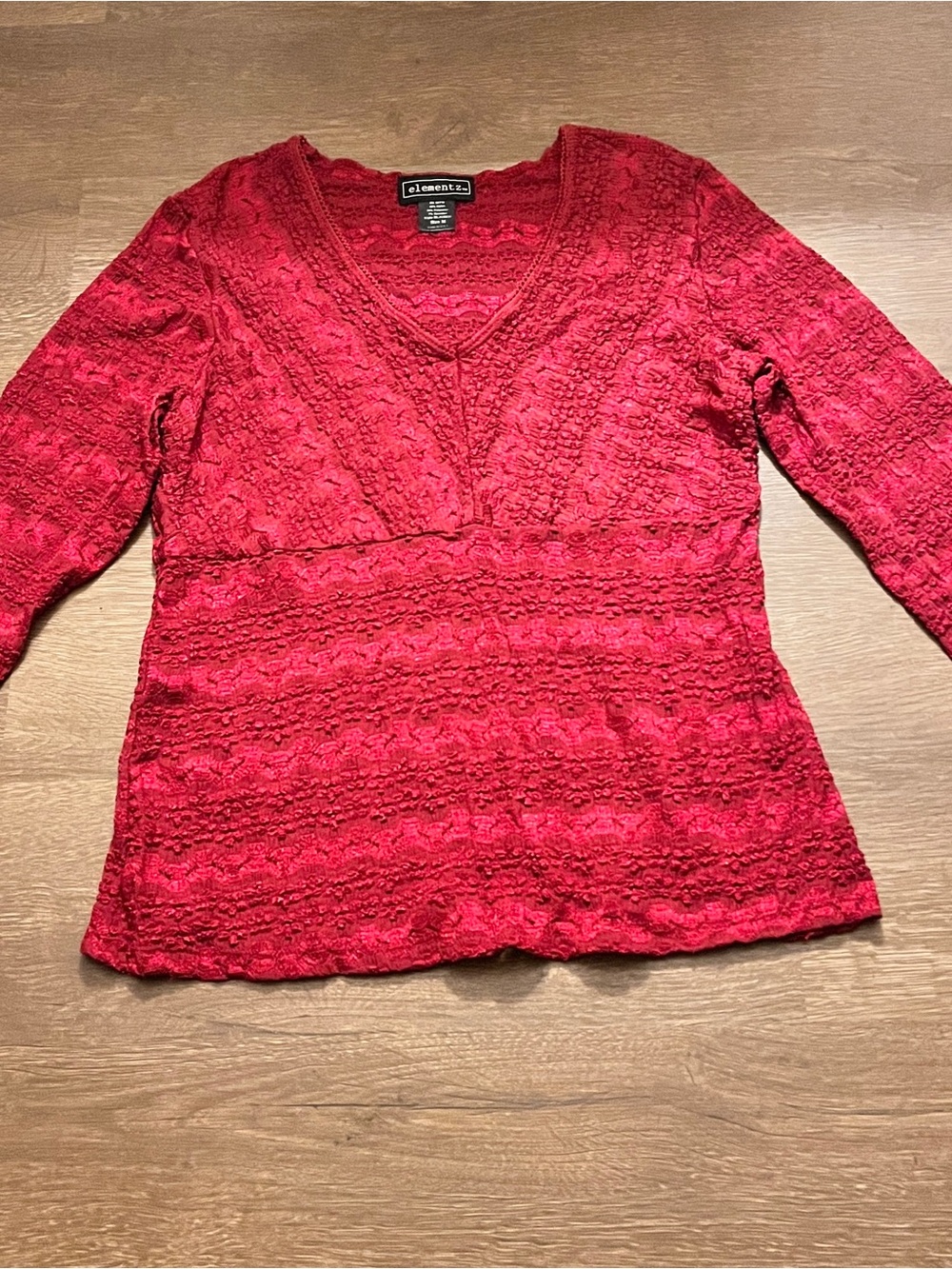 Elementz Crimson Textured Crochet Lace V-Neck Top (M)